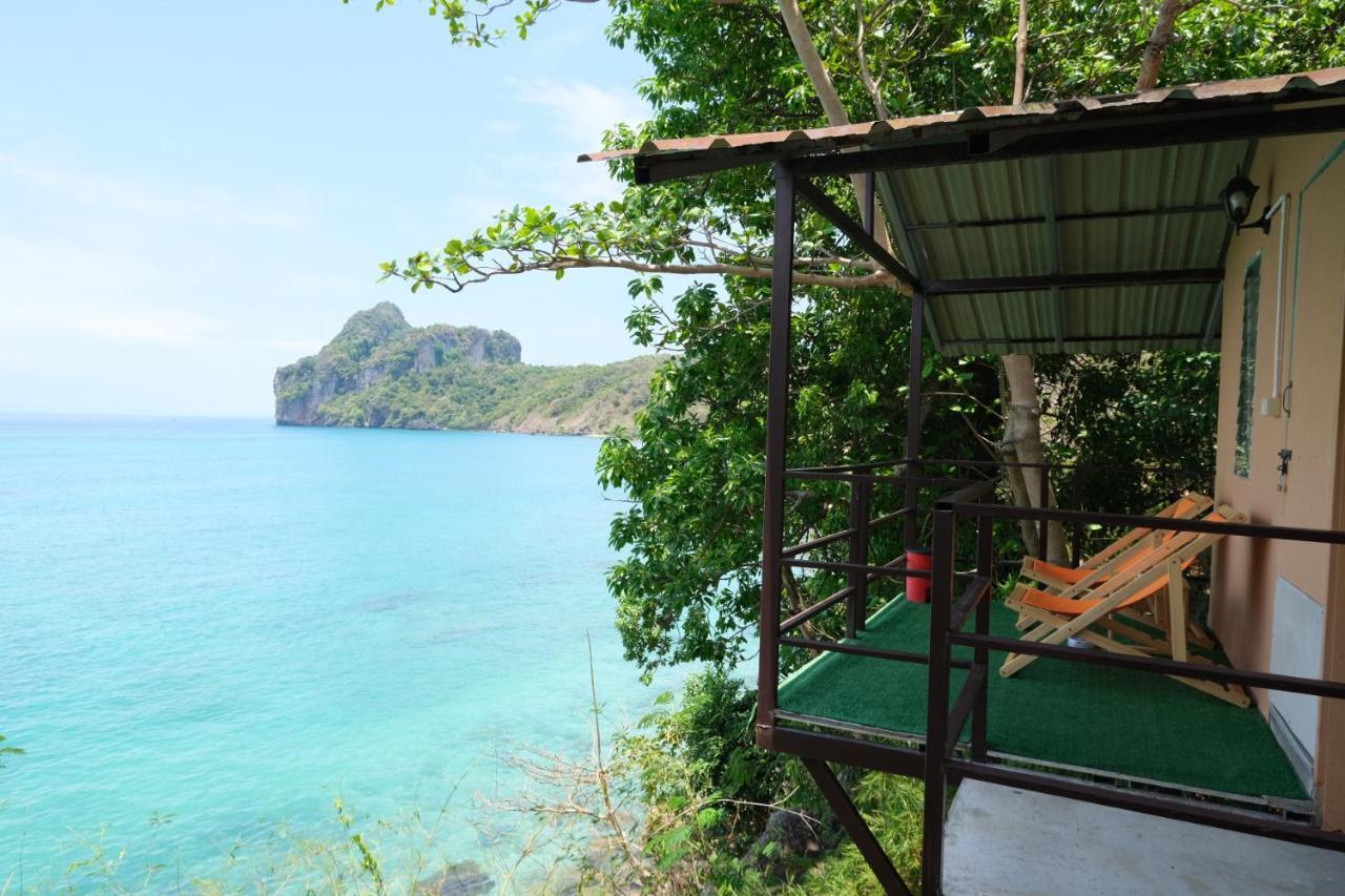 Phi Phi Seaside Bungalow Exterior photo