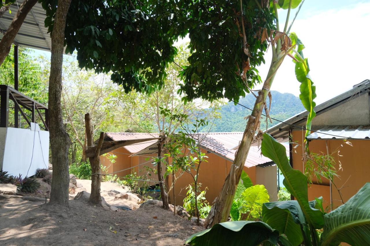Phi Phi Seaside Bungalow Exterior photo