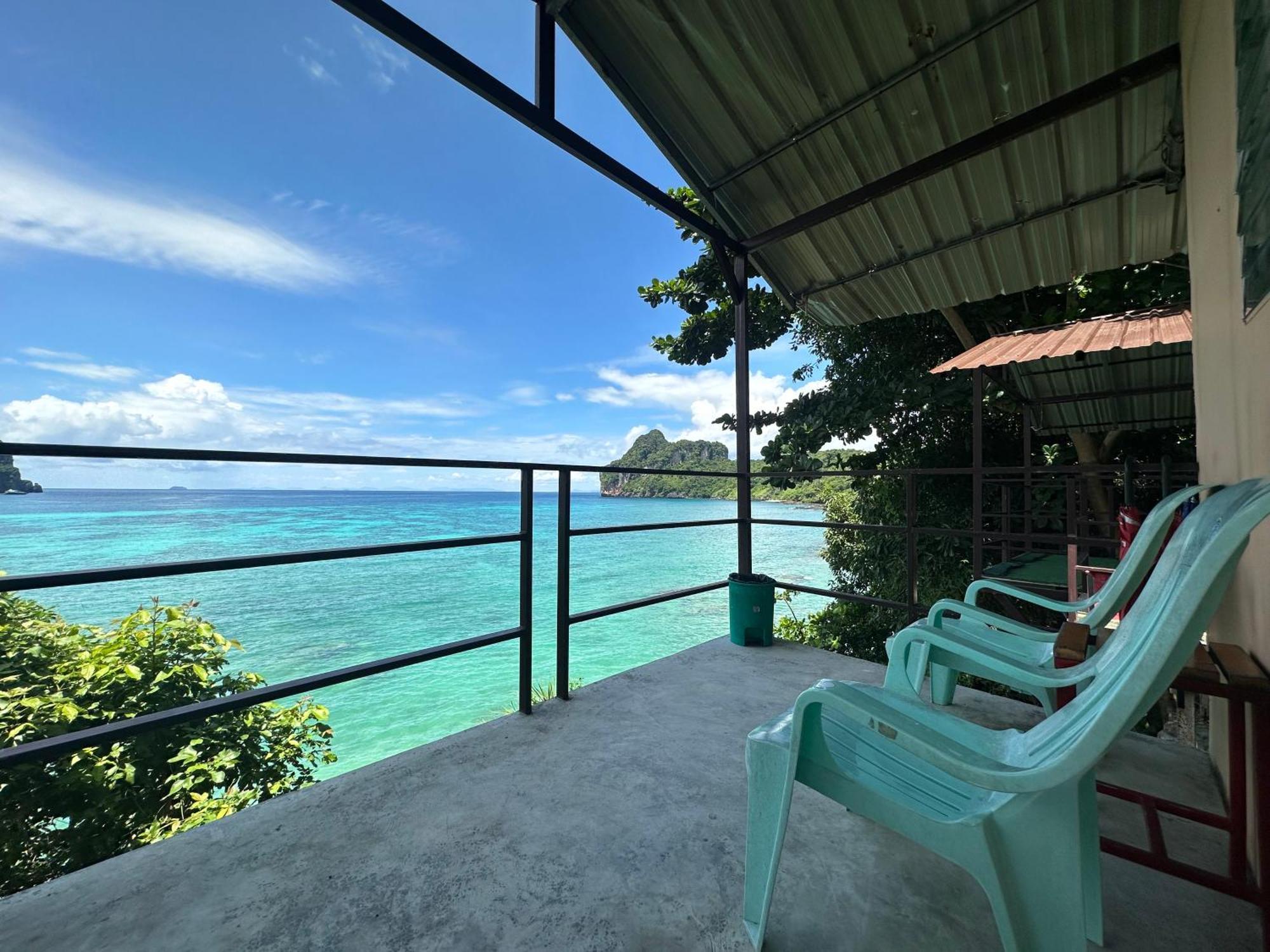 Phi Phi Seaside Bungalow Exterior photo