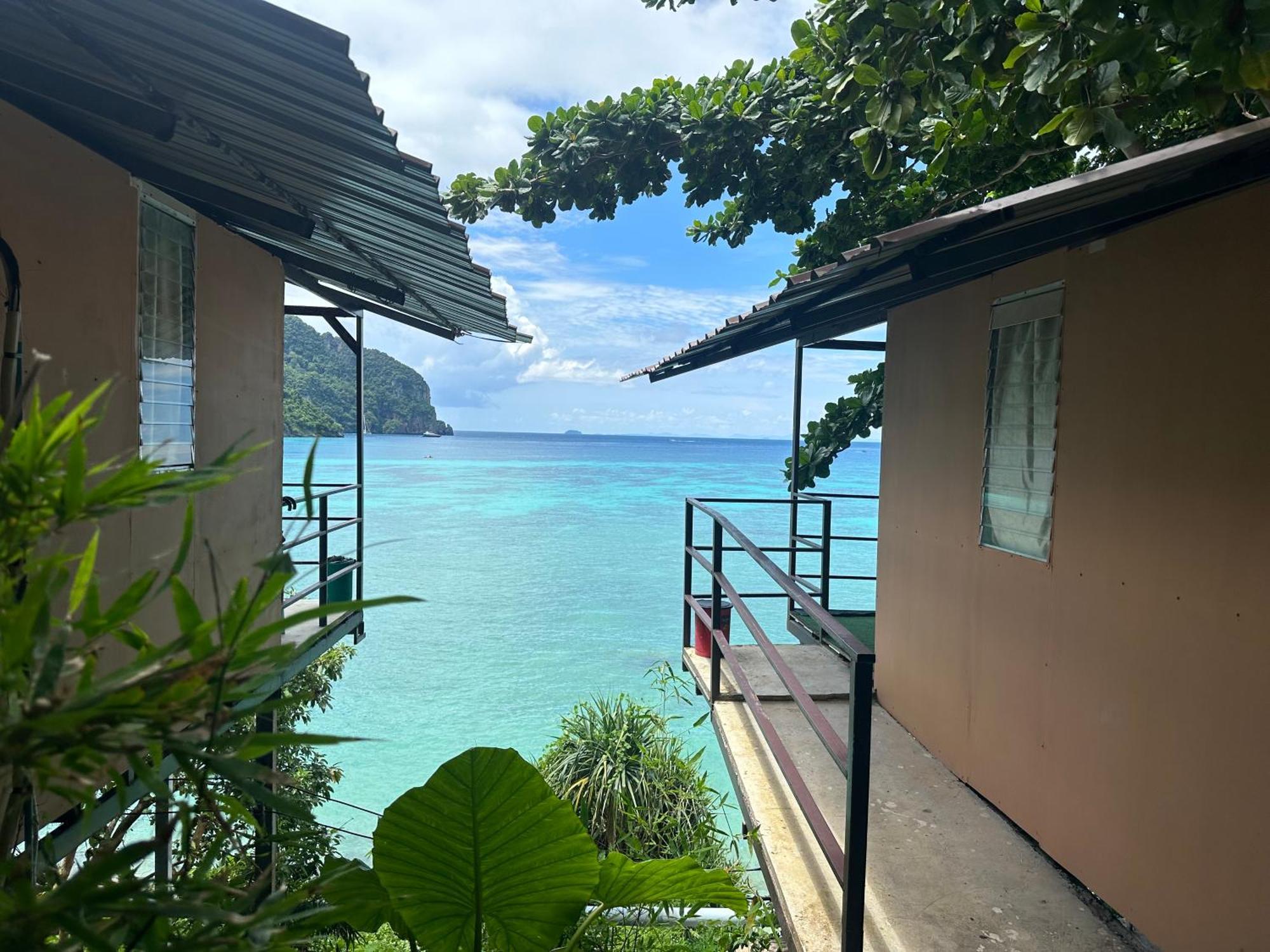 Phi Phi Seaside Bungalow Exterior photo