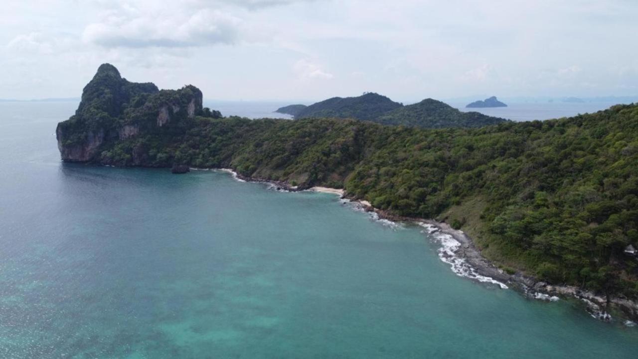 Phi Phi Seaside Bungalow Exterior photo